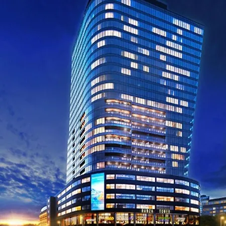 Hanza Tower Bohemia 23 & Jacussi 公寓 *